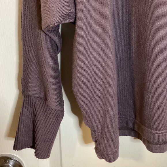 La Vie en Rose Women's Purple Batwing Top Long Sleeve T-Shirt Size L Stretchy - Picture 3 of 7